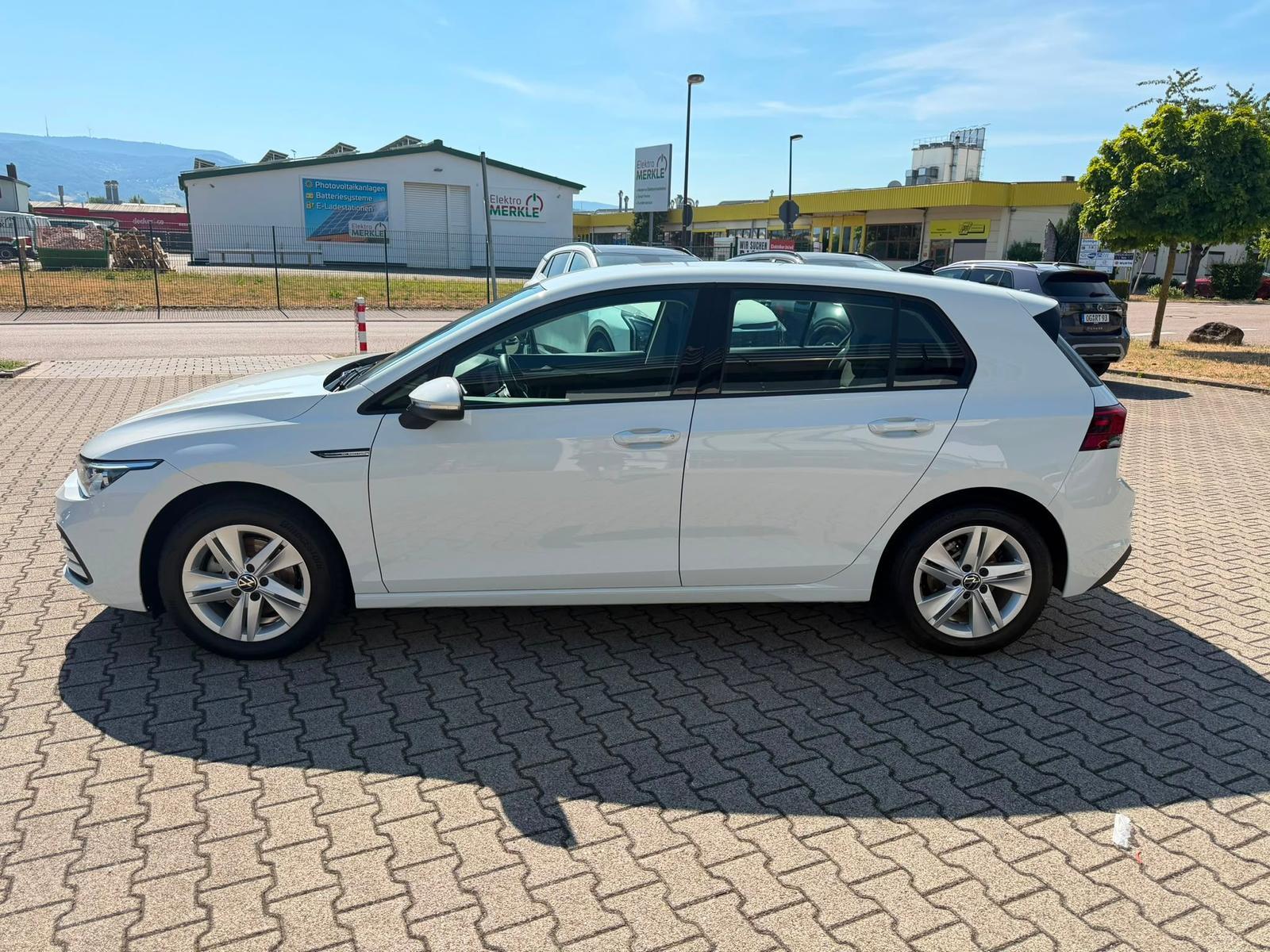 Volkswagen Golf 1.5 TSI ACT First Edition *Navi*LED*ACC*