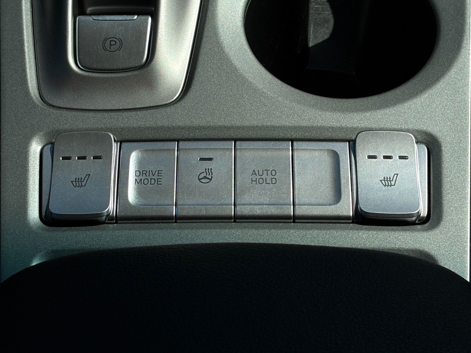 Fahrzeugabbildung Hyundai KONA E Select SHZ LHZ ACC PDC LKA Navi CarPlay