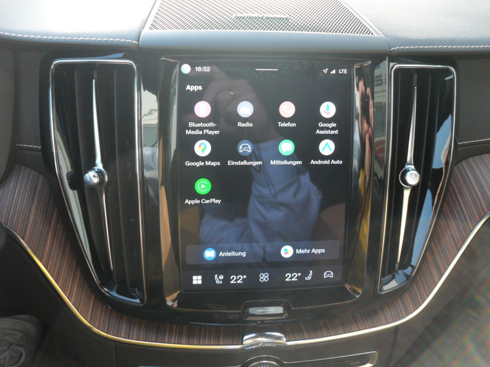 Fahrzeugabbildung Volvo XC 60 T6 Inscription | AWD