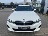 BMW 318d Touring AHK+ACC+HuD+Keyless+Park+S-Sitze - Jahreswagen