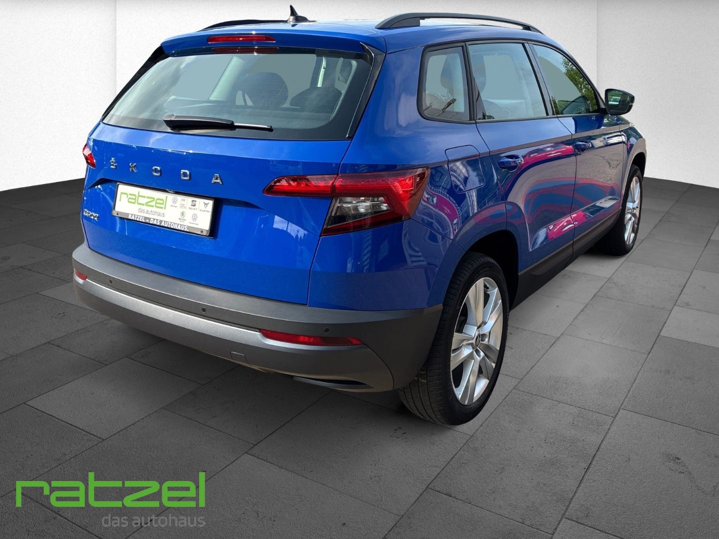 Fahrzeugabbildung SKODA Karoq Style 2.0 TDI ACC DAB Kamera Winterräder K