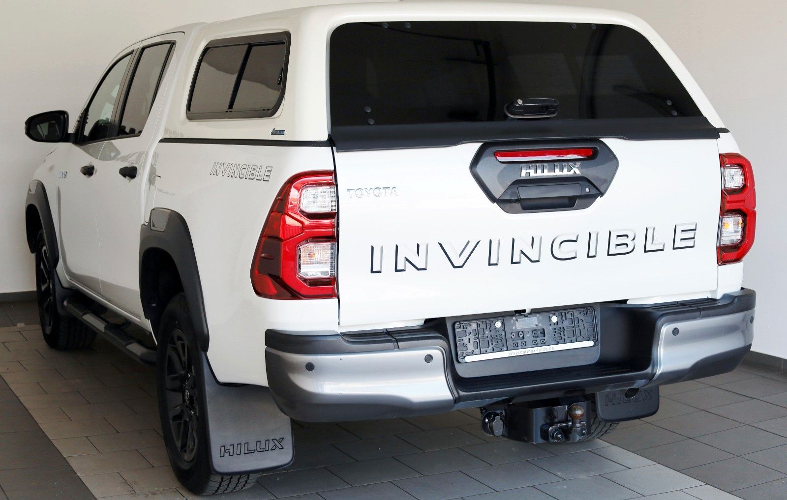 Fahrzeugabbildung Toyota Hilux 2.8 D-4D Invincible, CarPlay, HardTop, AHK