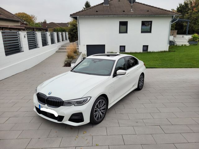 BMW 330e M Sport Automatik 2 Jahre Garantie 