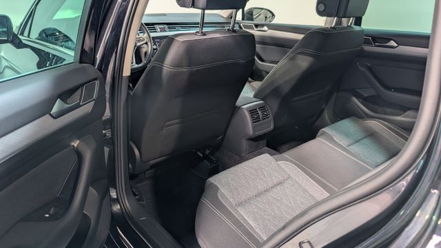 Volkswagen Passat 1.5 TSI Business ACC+LED+CARPLAY+ALU