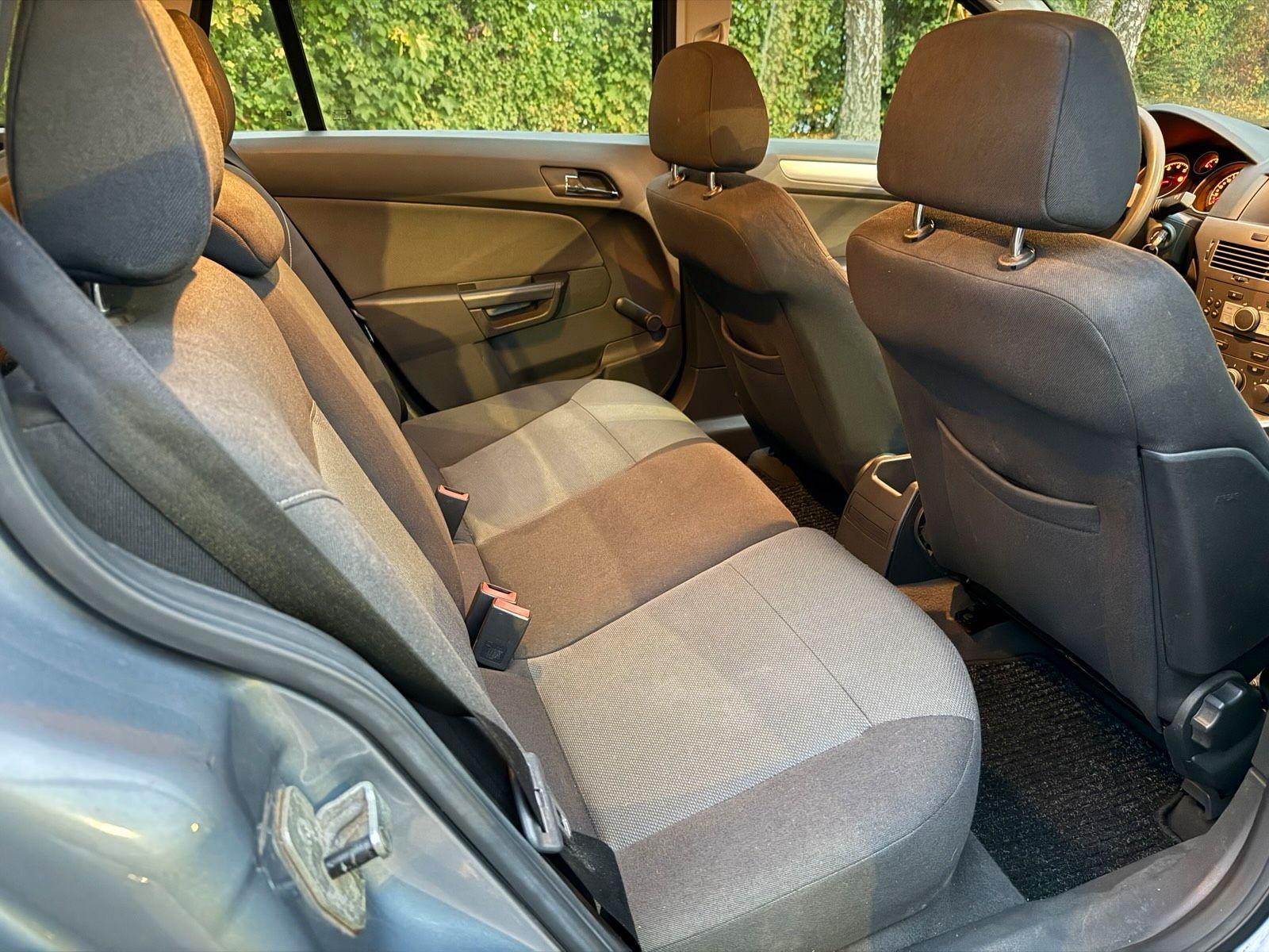 Opel Astra 2006 — photo 13