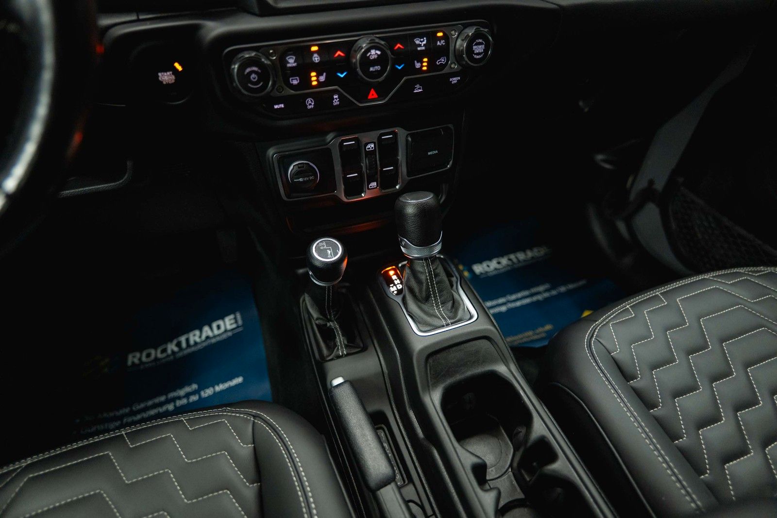 Fahrzeugabbildung Jeep Wrangler 2.0 T UNLIMITED SAHARA OFFROAD 4x4 LED