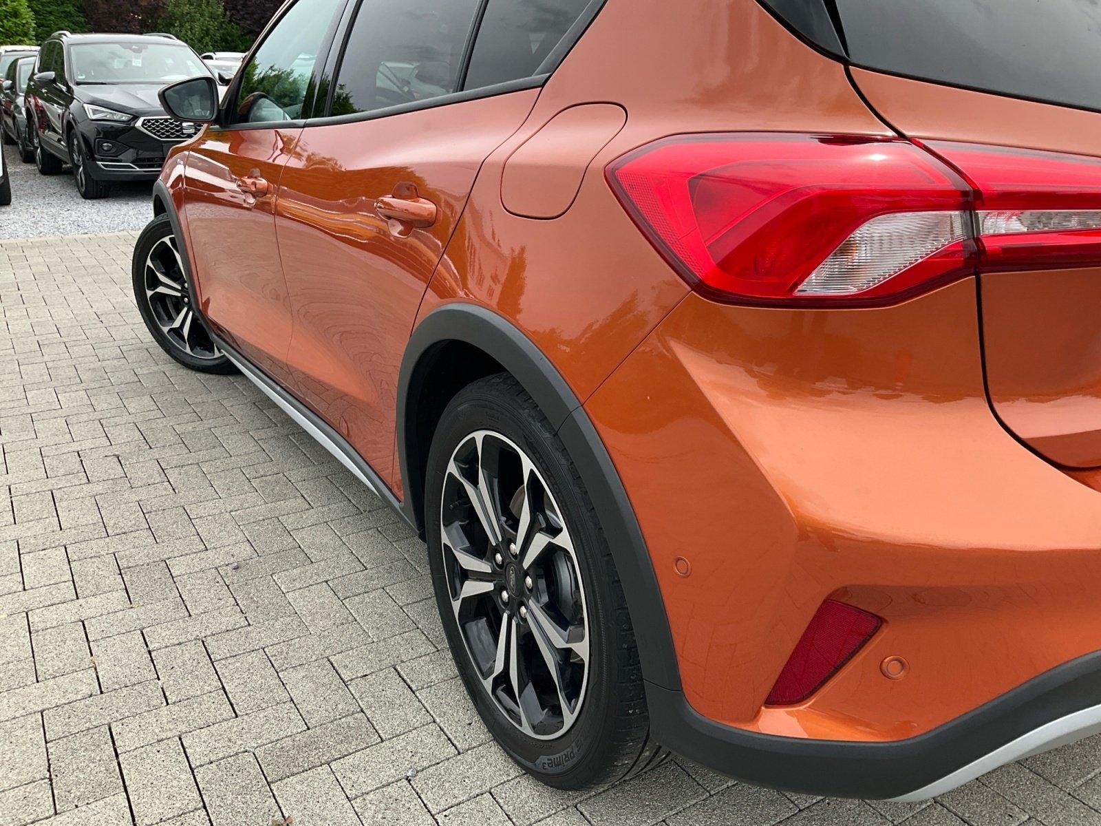 Ford Focus 1.5 EcoBoost Active NAVI LED PANO HUD