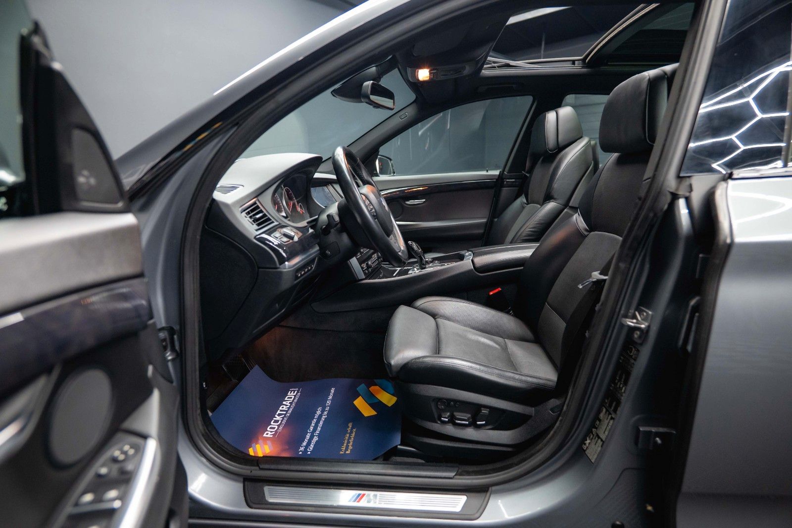 Fahrzeugabbildung BMW 550i xDrive Gran Turismo M-Sport *Pano*ACC*HU*