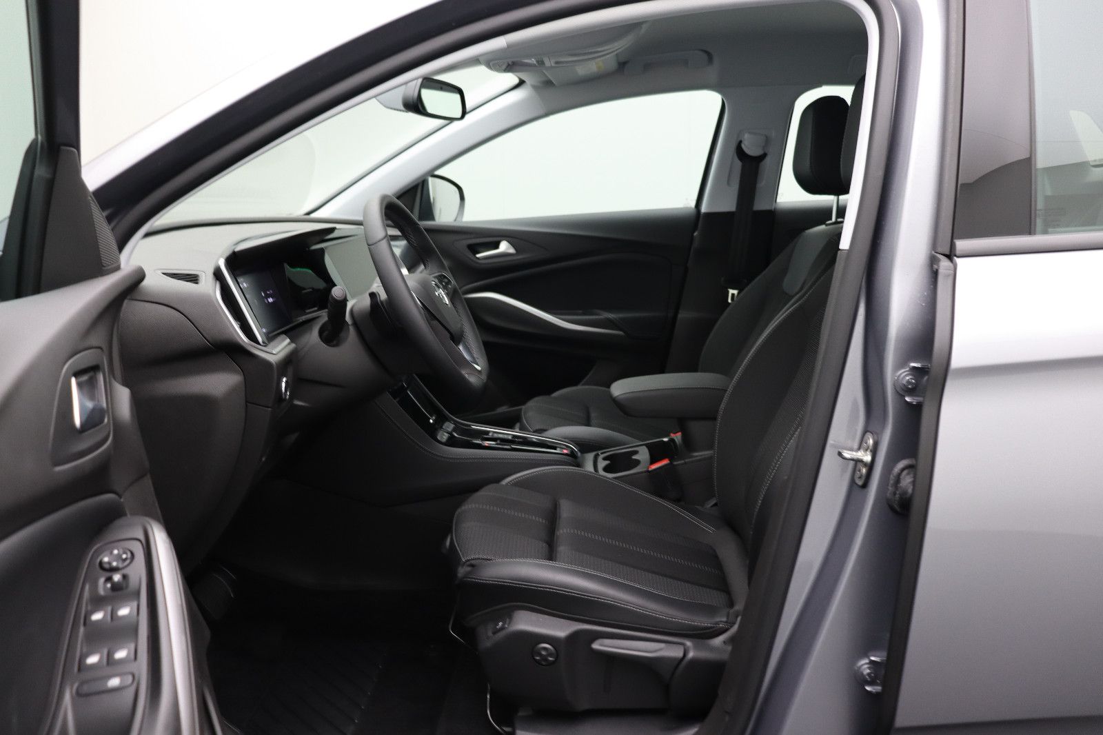 Fahrzeugabbildung Opel Grandland 1.2 GS Line AUT/LED/Navi/ACC/RK