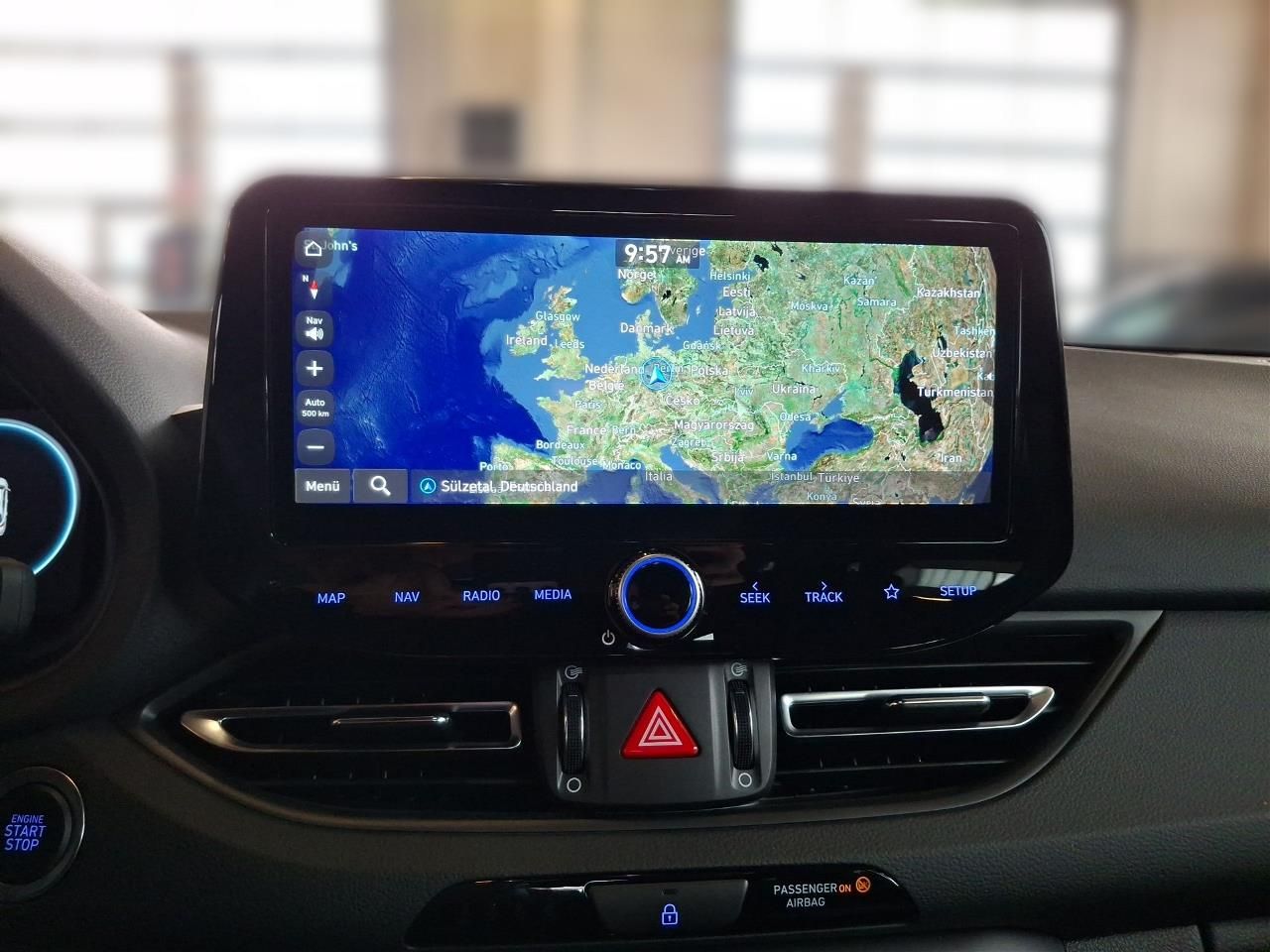 Fahrzeugabbildung Hyundai i30 1.5 DCT Advantage PANO*LED*SHZ*LHZ*NAV*CARPL