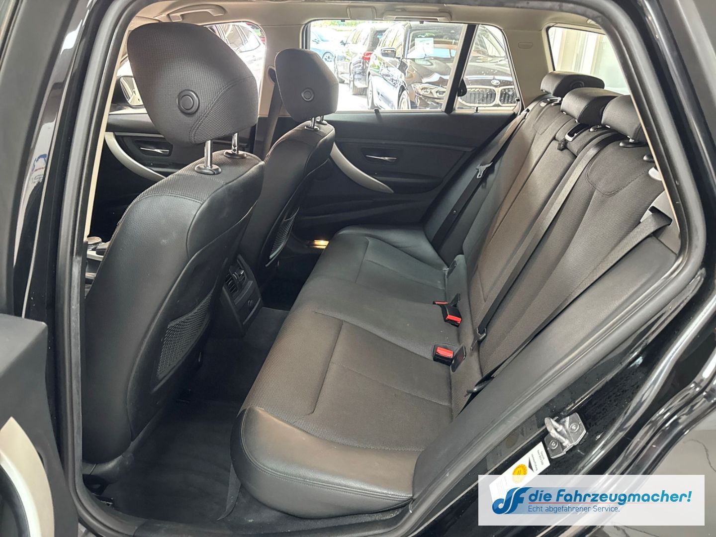 Fahrzeugabbildung BMW 320 dA Touring Navi Soundsy. El. Heckk. *EXPORT