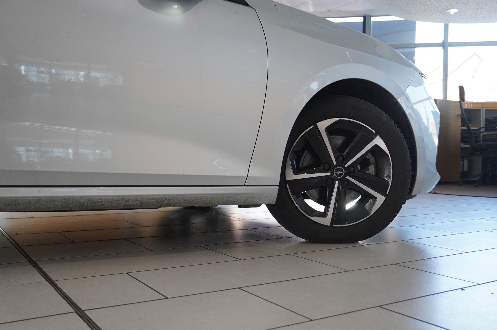 Fahrzeugabbildung Opel Astra L ST 1.2T GS SPORT NAVI/LED/360°/PANO./HUD