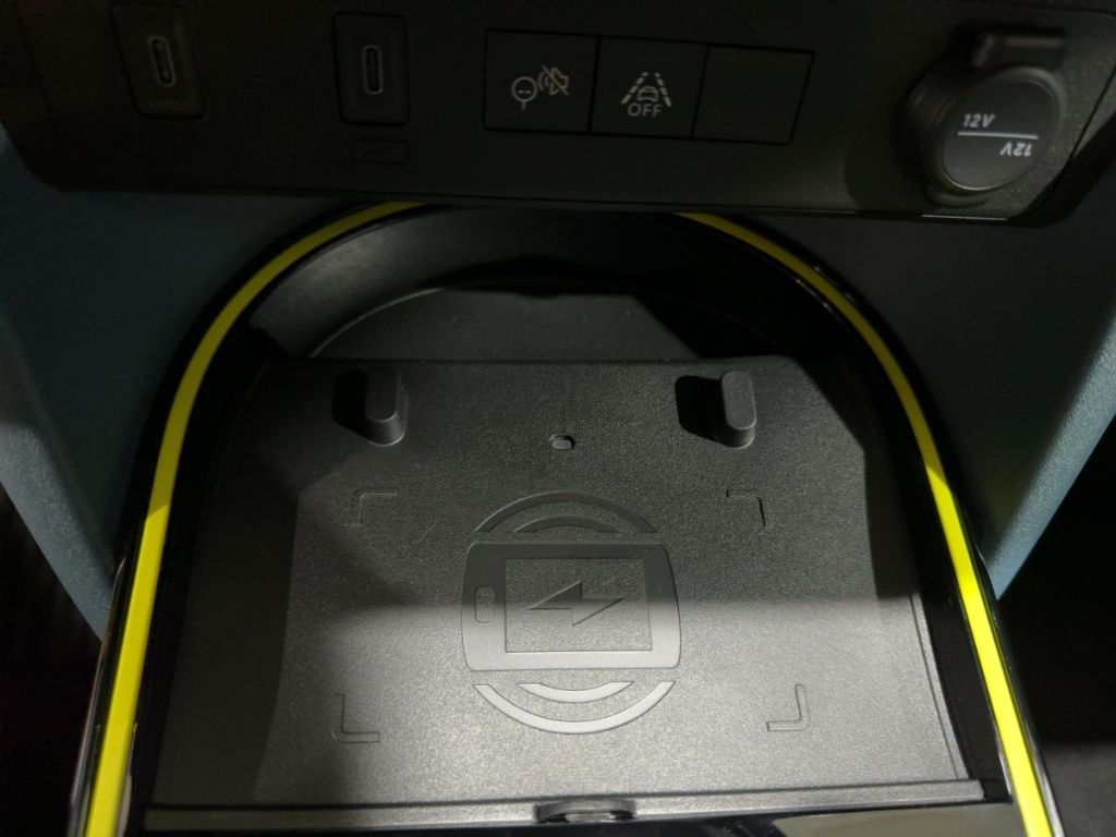 Fahrzeugabbildung Fiat Grande Panda Hybrid LA PRIMA Winter Paket