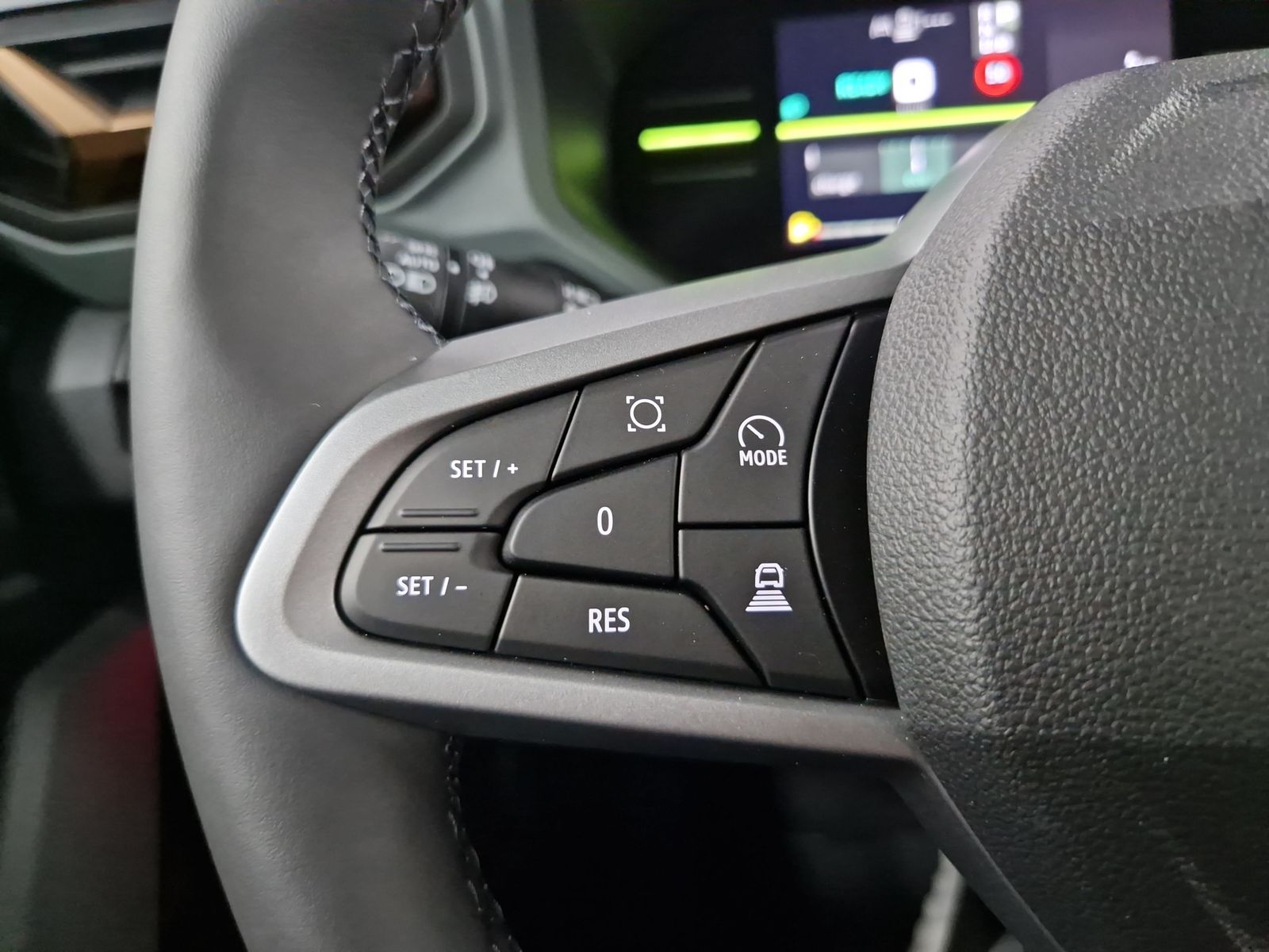 DACIA Duster Extreme Hybrid 155 Winterpaket – Bild 26