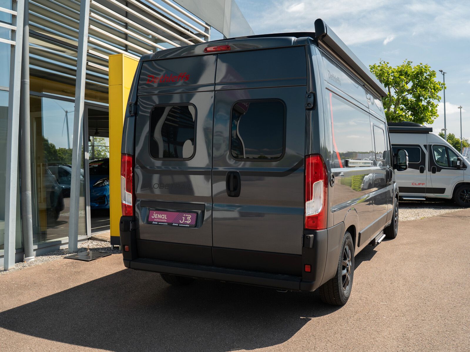 Fahrzeugabbildung Dethleffs Globetrail 600 DK / Fiat / Aufstelldach Heckausz