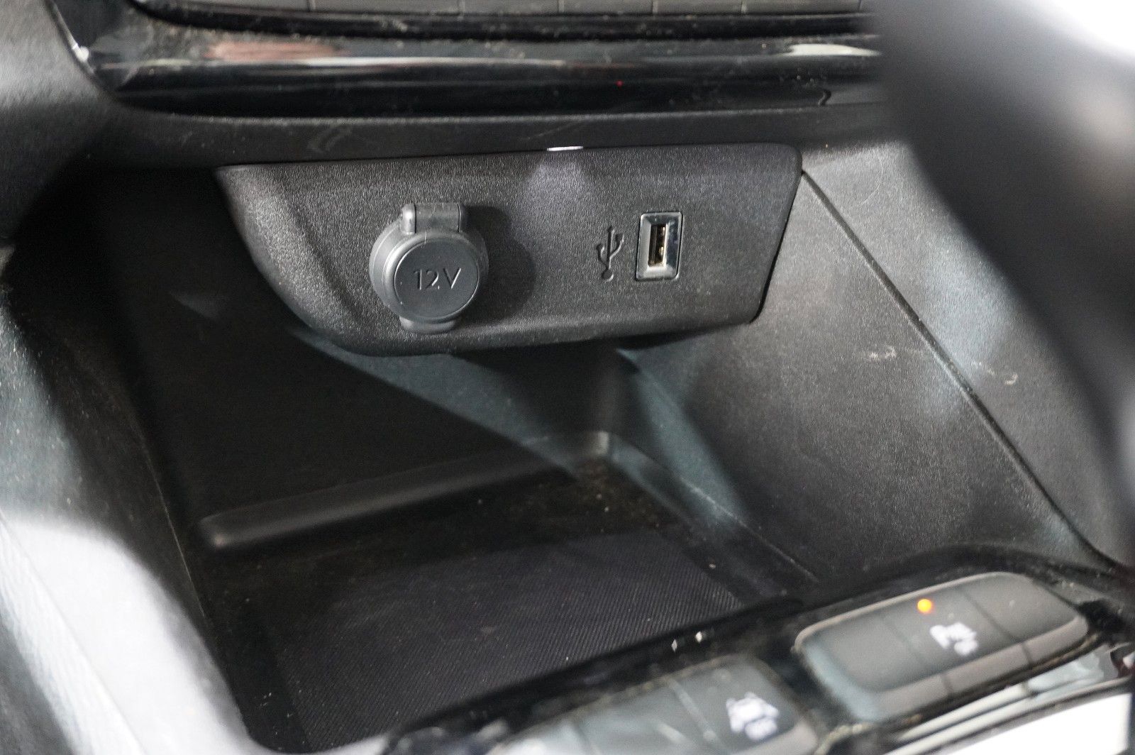 Fahrzeugabbildung Opel Corsa F 1.2T EDITION NAVI/KAMERA/SPORT/DAB+
