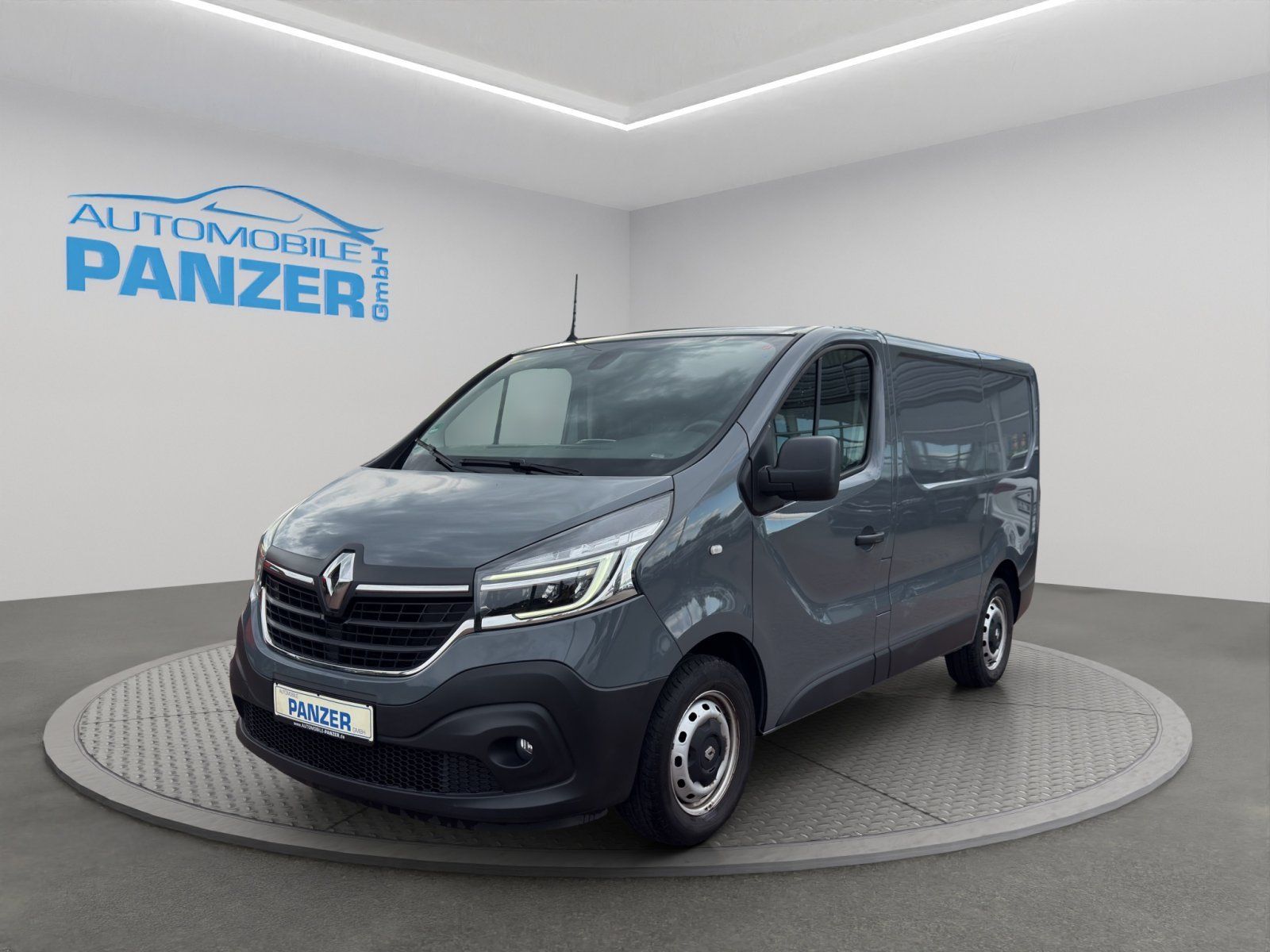 Renault Trafic - 1