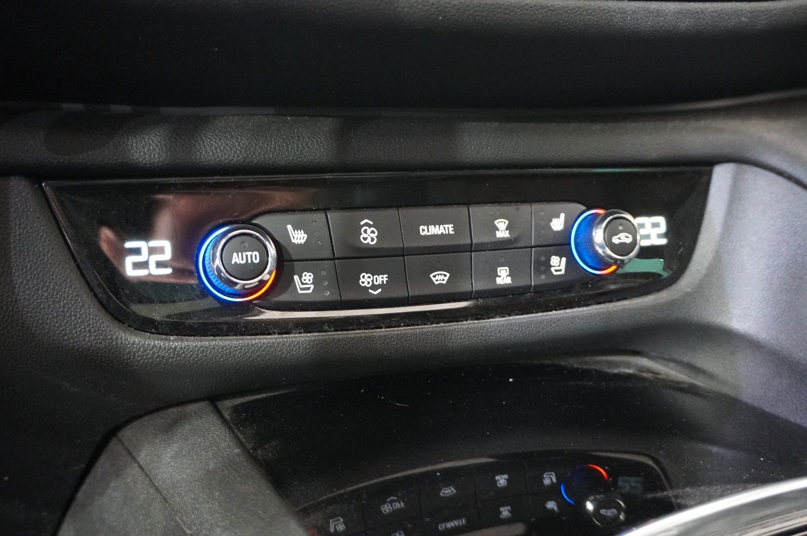 Fahrzeugabbildung Opel Insignia B ST 2.0 GSI PERFORM. NAVI/LED/360°/AHK
