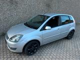Ford Fiesta 1,3 69 PS Klima ALU TÜV NEU 06... - Ford Fiesta aus 2008: 1.6
