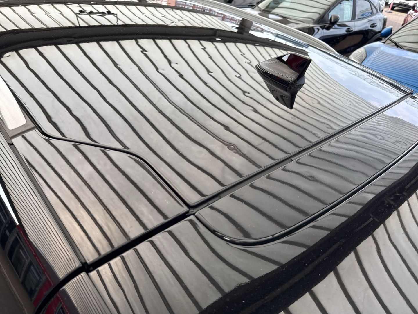 Fahrzeugabbildung Ford Kuga Plug-In Hybrid Titanium Hagelschaden AHK sc