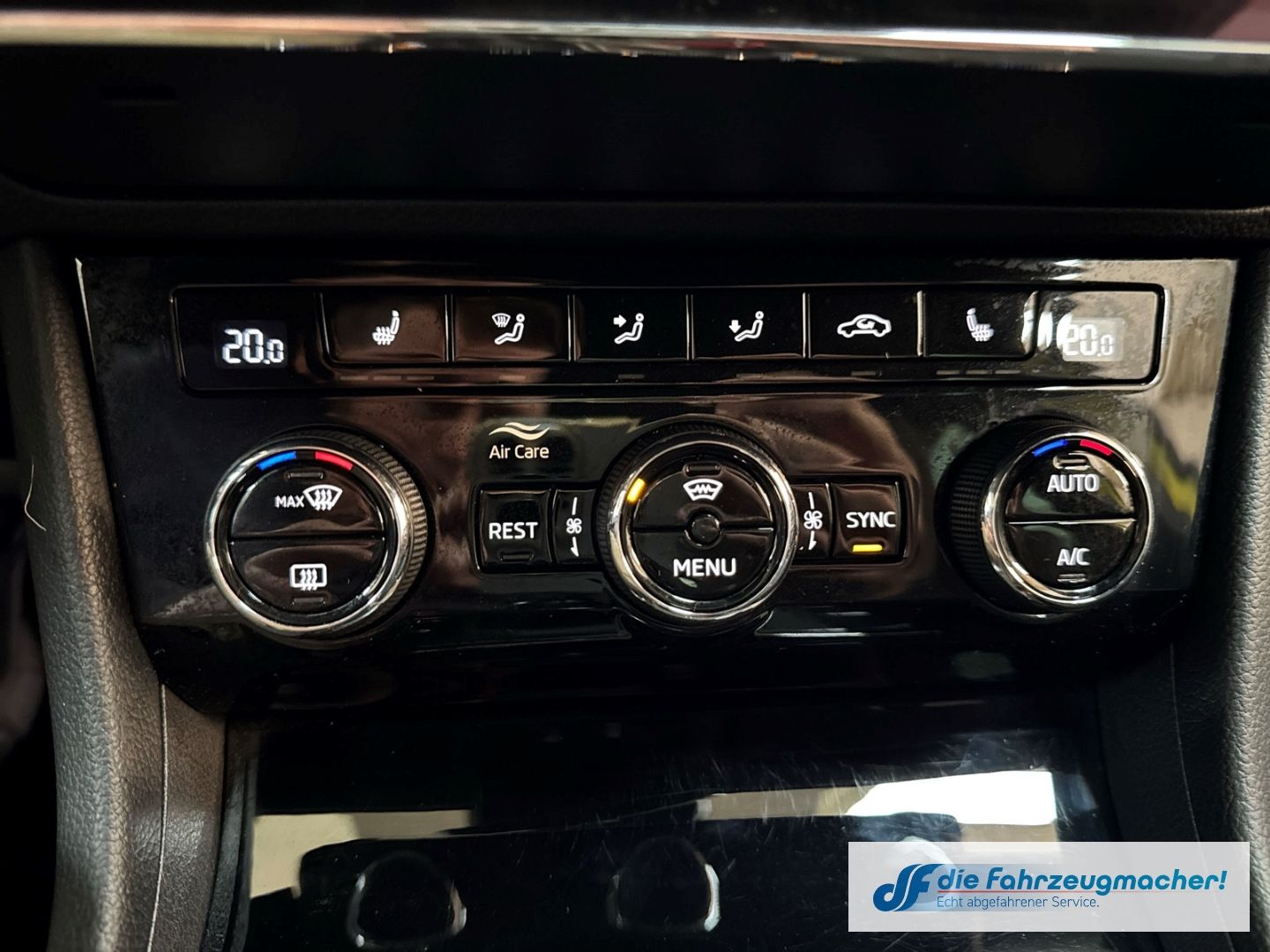Fahrzeugabbildung SKODA Superb SportLine AD Leder Memory Sitze Soundsyst