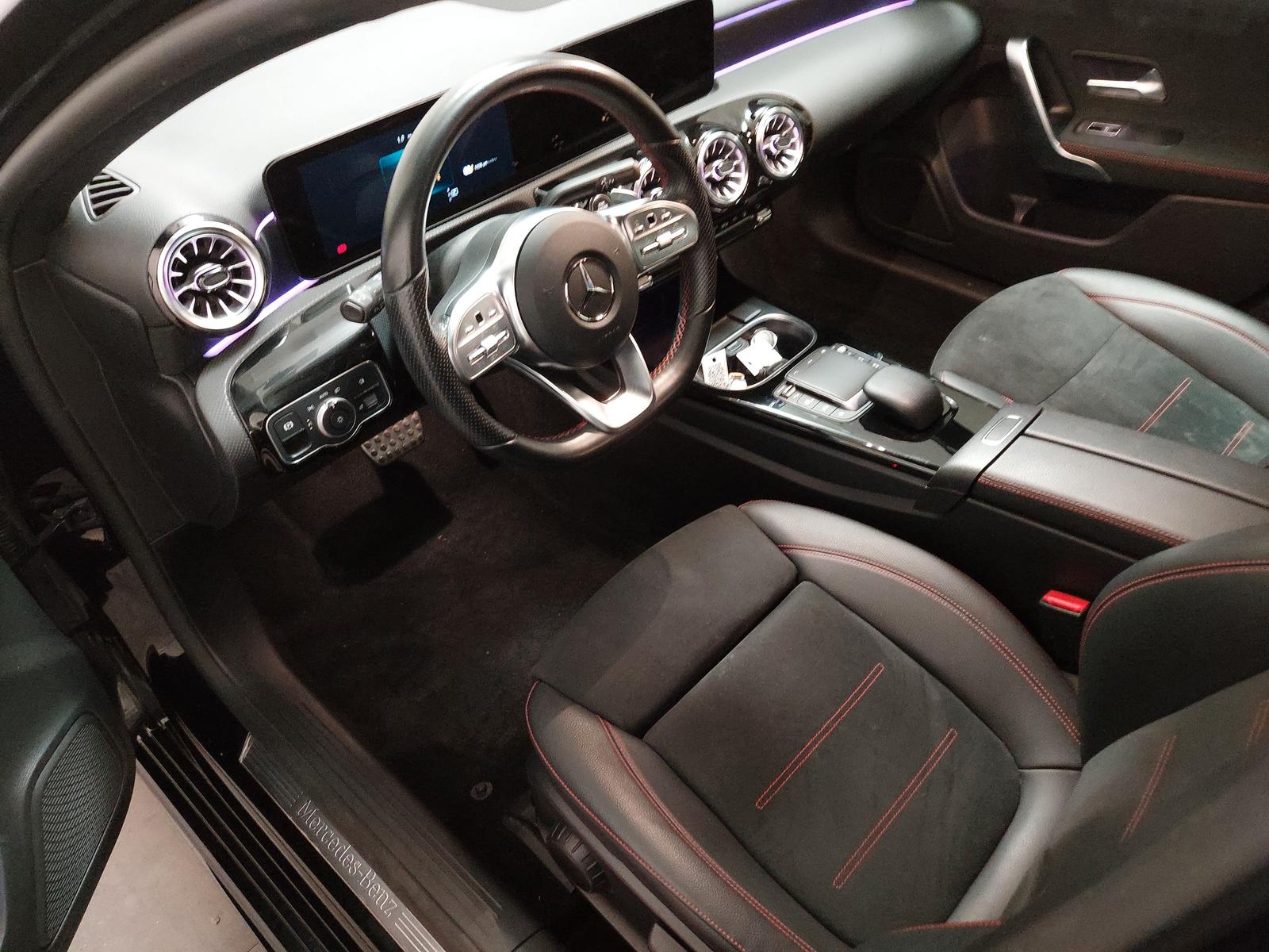 Mercedes-Benz A 250 e AMG Line T-Leder Navi LED