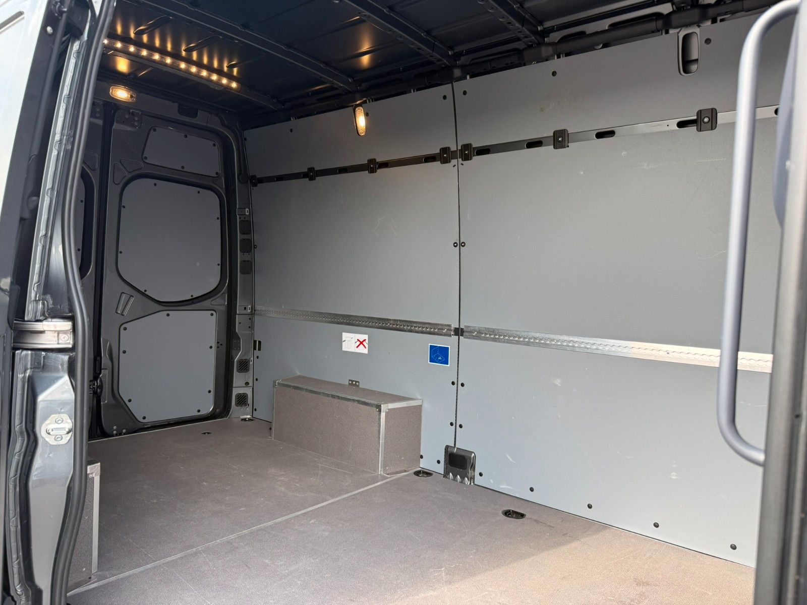 Fahrzeugabbildung Mercedes-Benz Sprinter 317 CDI 9G 3665 AHK3,5 Klima 360