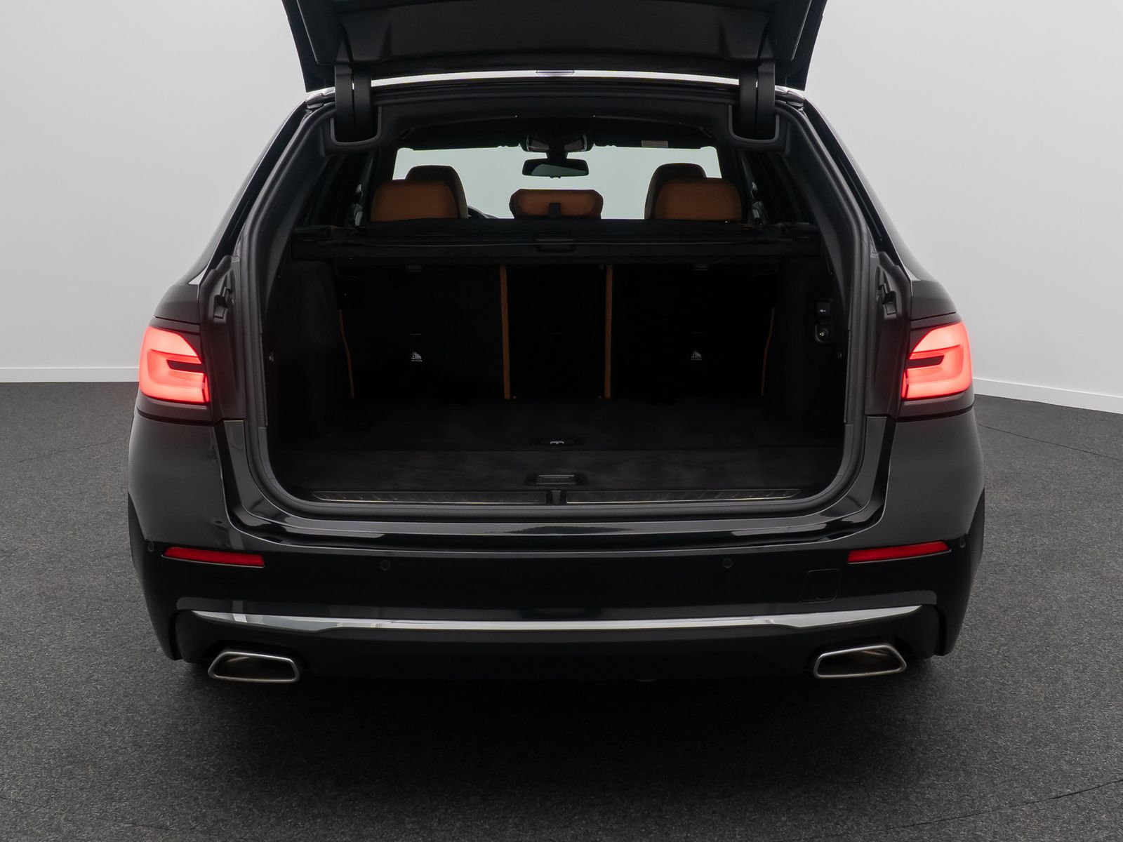 Fahrzeugabbildung BMW 530d Luxury Line HUD Kamera AHK Alarm Laser H/K