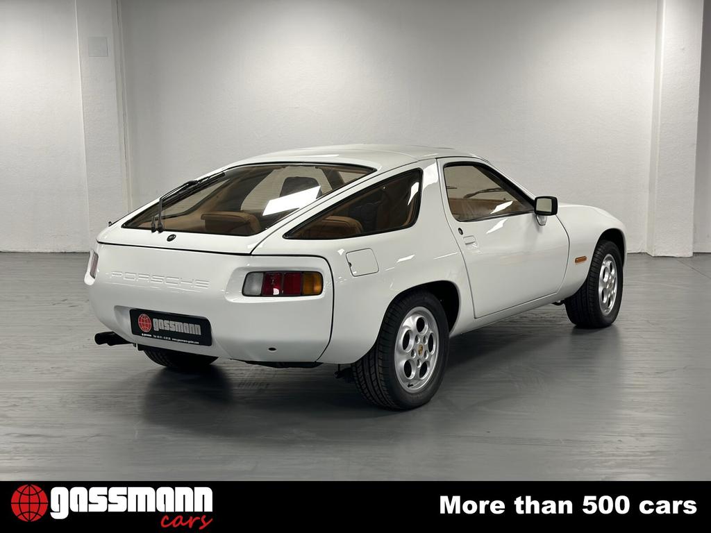 Porsche 928