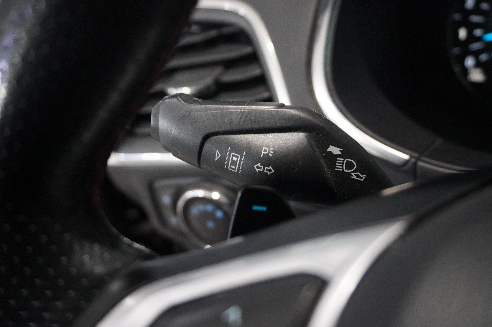 Fahrzeugabbildung Ford S-Max 2.0D ST LINE 7-SITZE NAVI/LED/KAMERA/AHK