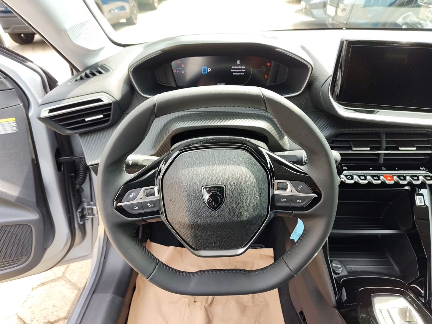 Peugeot 208 - Bild 12