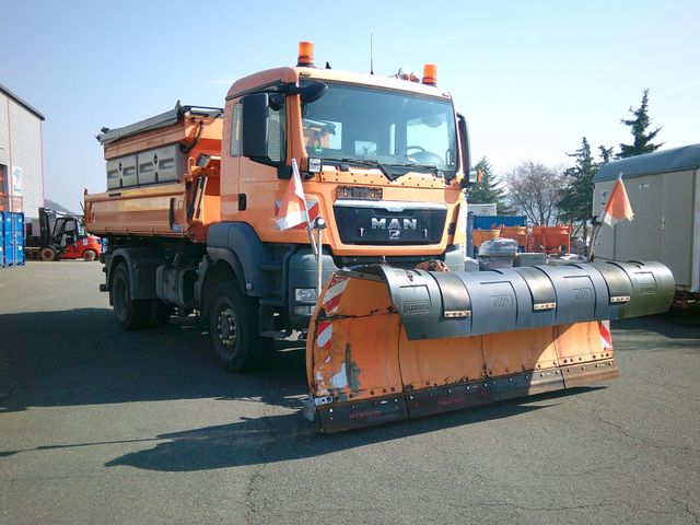 TGS 18.400 4x4 Winterdienst*Streuer+Schneepflug