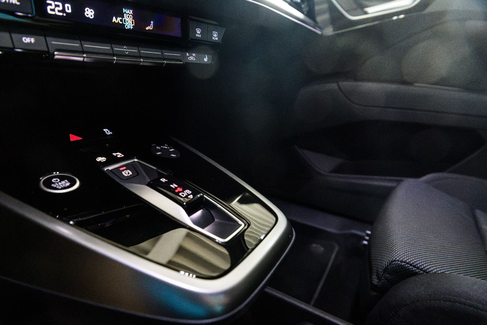 Fahrzeugabbildung Audi Q4 e-tron 45 quattro S-Line MATRIX/RFK/NAVI/