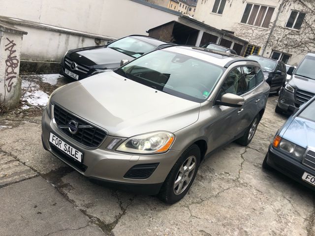 Volvo XC 60 AWD 2,4D*AUTOMATIK*1.HAND!*VOLVO SERVICE!*