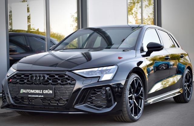 Fahrzeugabbildung Audi RS3 2.5 TFSI QUATTRO B&O ACC SPORTABGAS 19 ZOLL