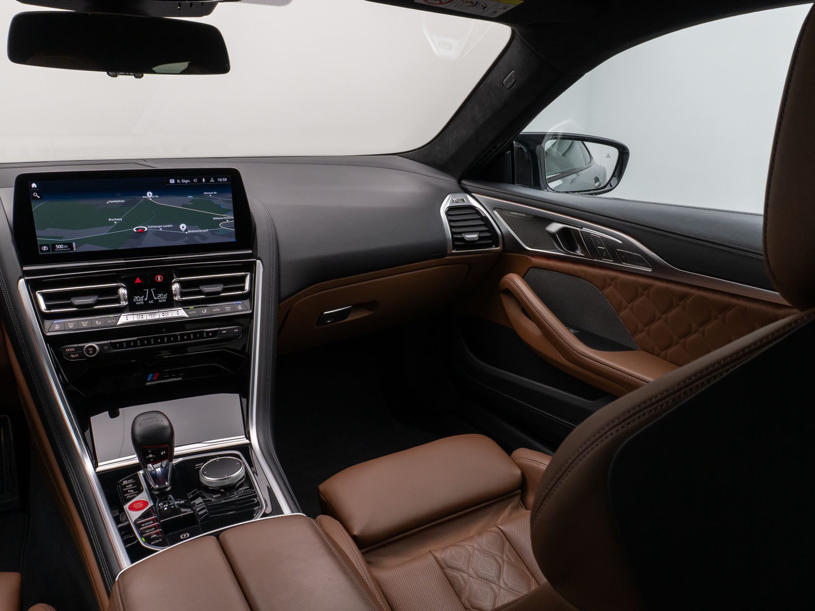 Fahrzeugabbildung BMW M8 Competition xD Coupé 360°Laser SoftCl DispKey