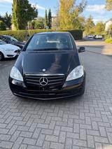 Mercedes-Benz A 160 BlueEFFICIENCY - - Mercedes-Benz A 160 in Leverkusen