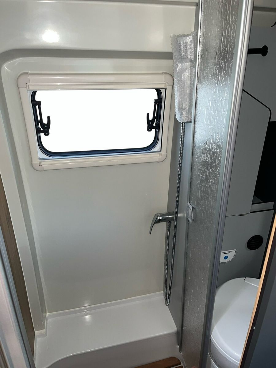 Fahrzeugabbildung Karmann Dexter 4x4 DE 570 AW Rückfahrkamera, Tageszul.