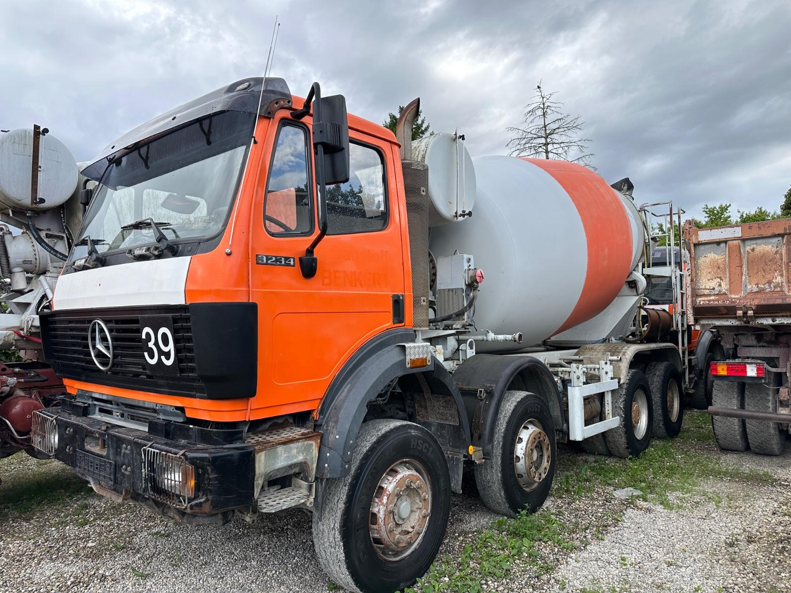 Mercedes-Benz 3234 8x4  V6 Kein ABS