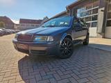Skoda Octavia Combi Tour 8-Fach, Standheizung Ahk - Skoda Octavia aus 2009 mit Diesel-Antrieb