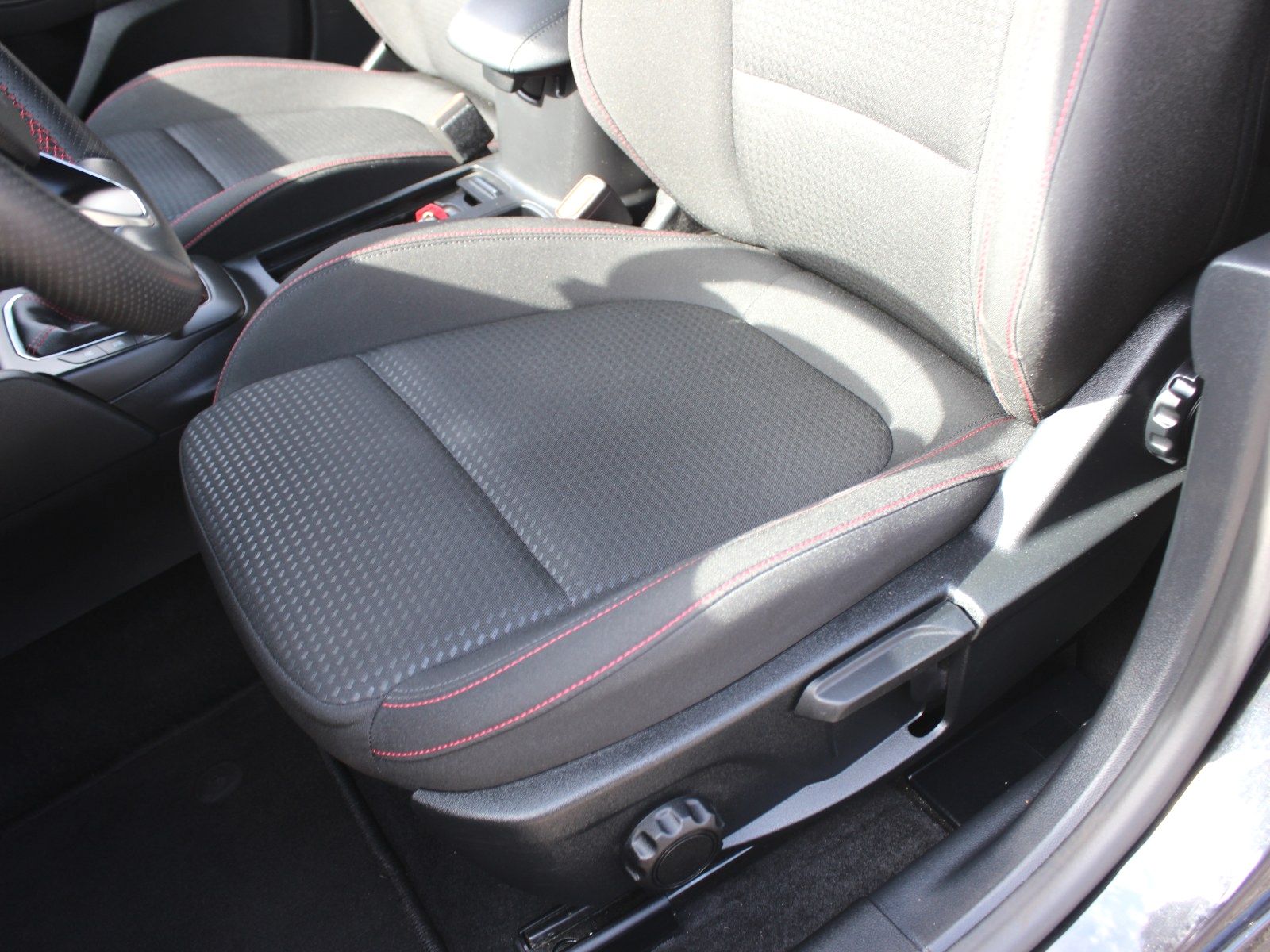Fahrzeugabbildung Ford Focus ST-Line 1,0 EcoBoost Mild Hybrid