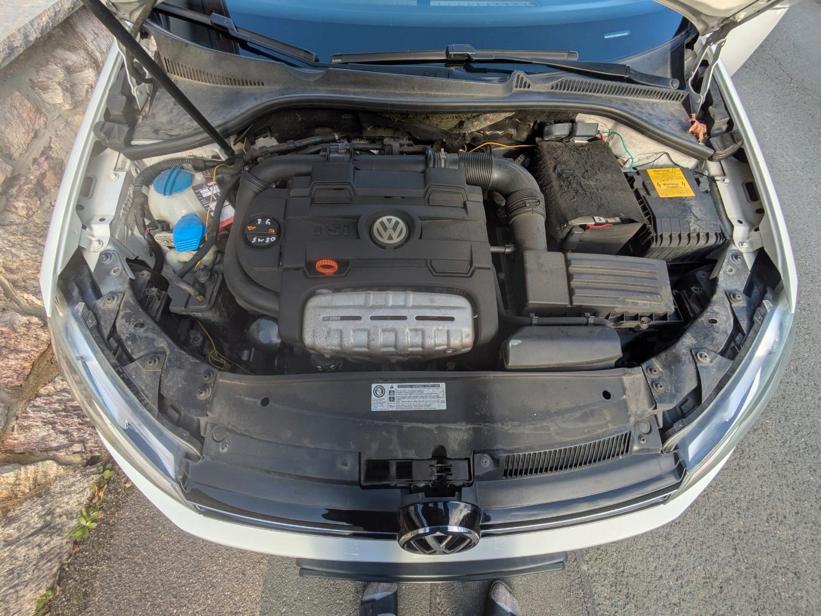 Volkswagen Golf 2010 — photo 12