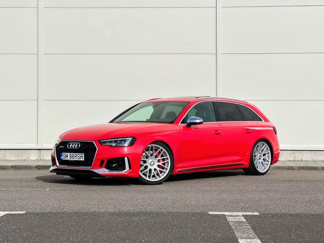 Audi RS4 2.9 TFSI Misano Red