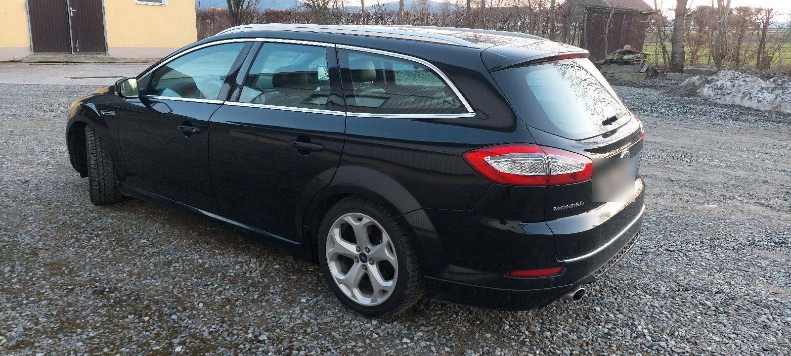 Ford Mondeo 2013 — rear view