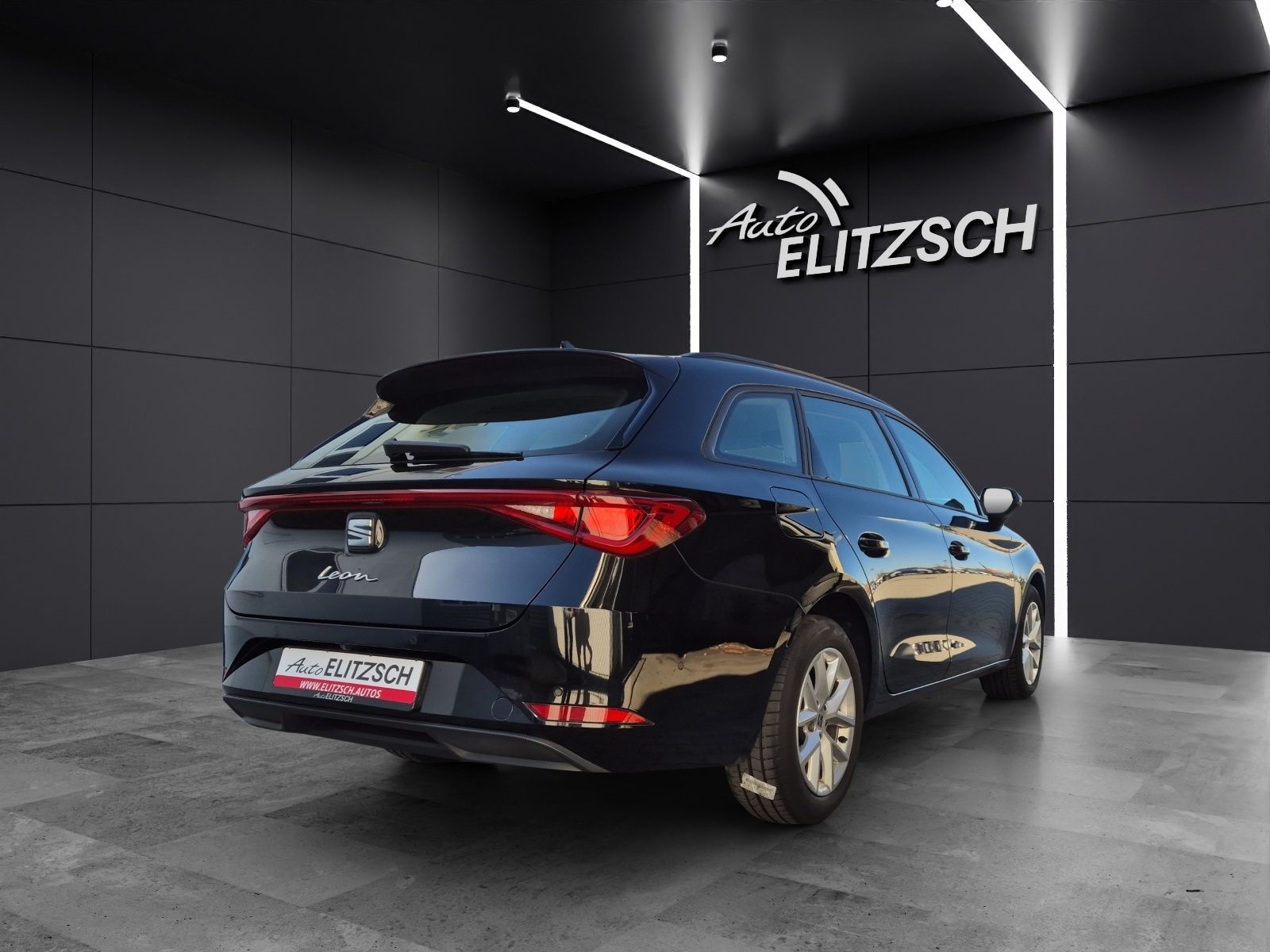 Fahrzeugabbildung SEAT Leon ST TDI Style DSG LED Navi AID beats ACC RFK