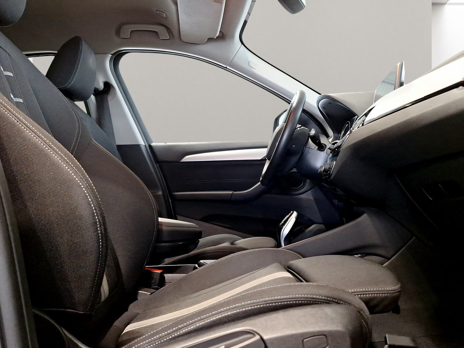 BMW X1 sDrive18i Navi Kamera Driv.Assist Sportsitze foto 5
