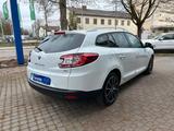 Renault Megane III Grandtour 1,6 dCi BOSE Edition*Leder* - Renault Megane: Iii Bose
