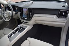 Fahrzeugabbildung Volvo XC60 B5 D AWD Ultimate Dark*STDHZG*360°*LUFT*AHK