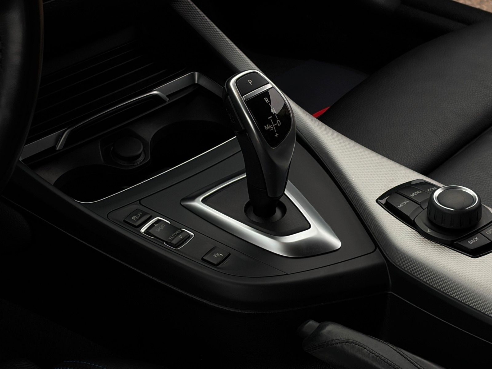 Fahrzeugabbildung BMW 120i F21 M Sport 2Z-Klima Leder LED PDC TEMP.