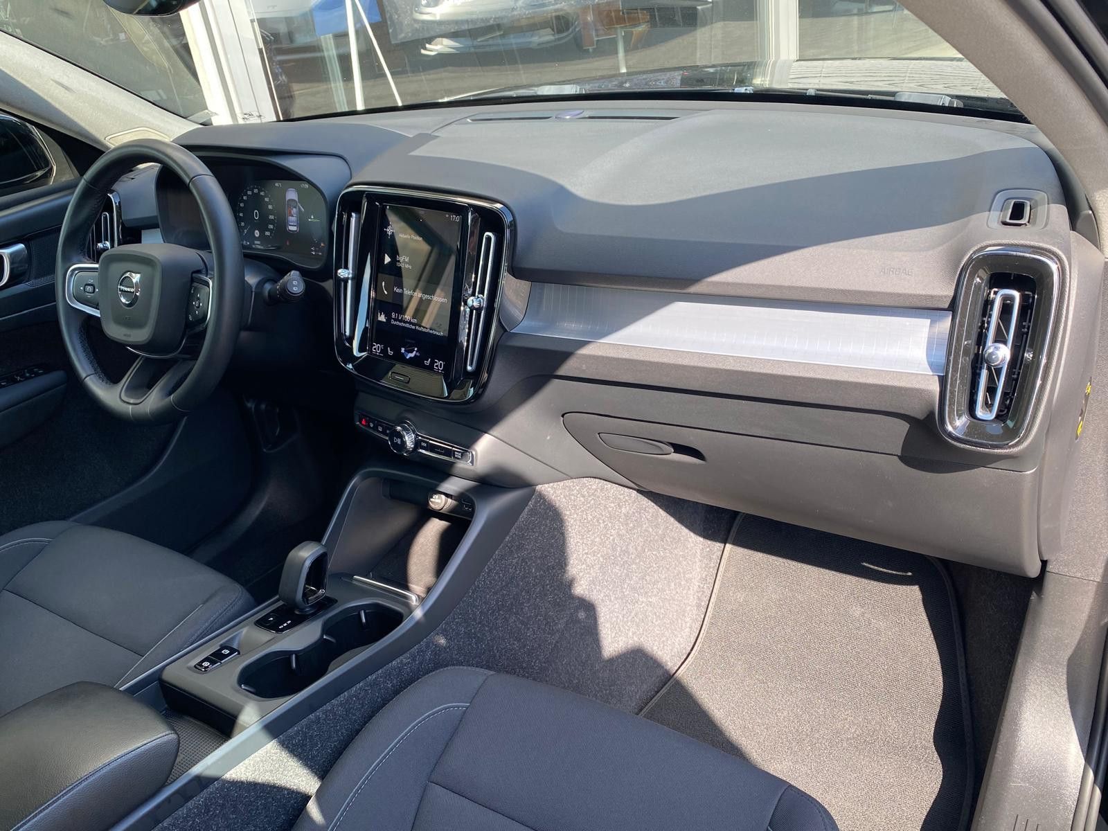 Fahrzeugabbildung Volvo XC40 Inscript Plug-In Hybr LED+NAVI+KAM+DAB+ACC+